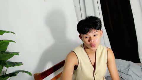 Snapshot of _tfuck69_ chatting on June 6, 8:19 am pm me online show from June 6, 8:19 am