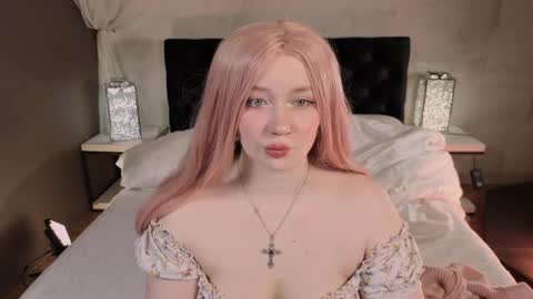 Snapshot of _that_witch_ chatting on April 2, 5:27 am MIRA online show from April 2, 5:27 am