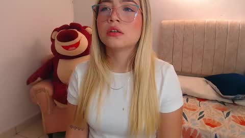 _tiffany1 online show from February 28, 1:39 am