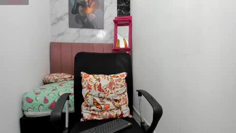 tinny online show from January 27, 4:33 pm