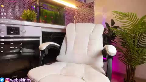 Julia online show from November 22, 3:11 pm