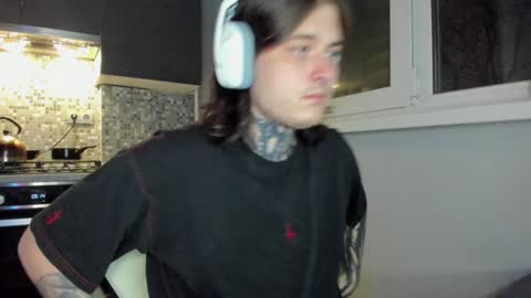 Snapshot of _torfin_ chatting on December 1, 11:36 pm _torfin_ online show from December 1, 11:36 pm