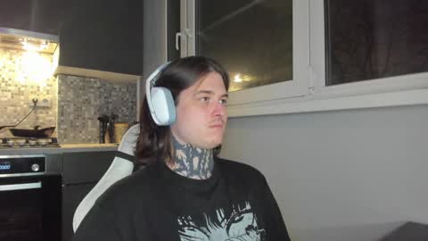 Snapshot of _torfin_ chatting on December 11, 12:02 am _torfin_ online show from December 11, 12:02 am