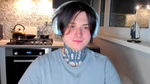 Snapshot of _torfin_ chatting on February 13, 11:01 pm _torfin_ online show from February 13, 11:01 pm