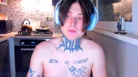 Snapshot of _torfin_ chatting on March 7, 12:18 am _torfin_ online show from March 7, 12:18 am