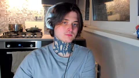 _torfin_ online show from April 23, 10:01 pm