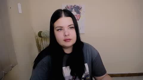 Snapshot of _trisha_li chatting on September 13, 6:24 am Trisha online show from September 13, 6:24 am