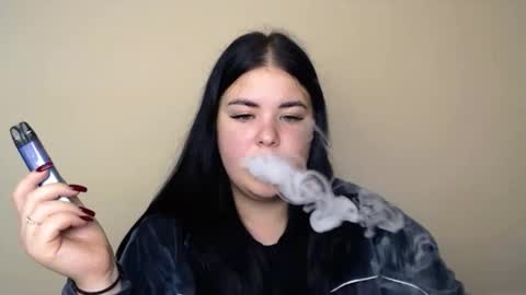 Snapshot of _trisha_li chatting on October 1, 12:22 pm Trisha online show from October 1, 12:22 pm