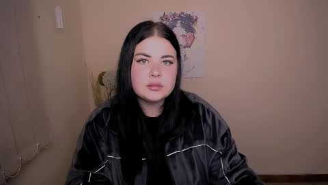 Snapshot of _trisha_li chatting on October 6, 12:13 pm Trisha online show from October 6, 12:13 pm