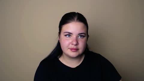 Snapshot of _trisha_li chatting on October 9, 11:19 am Trisha online show from October 9, 11:19 am