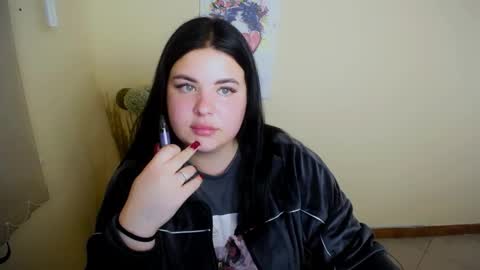 Snapshot of _trisha_li chatting on October 13, 12:05 pm Trisha online show from October 13, 12:05 pm