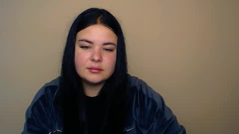 Snapshot of _trisha_li chatting on October 14, 10:16 am Trisha online show from October 14, 10:16 am