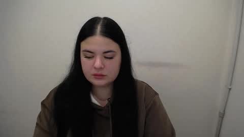 Snapshot of _trisha_li chatting on October 28, 12:52 pm Trisha online show from October 28, 12:52 pm