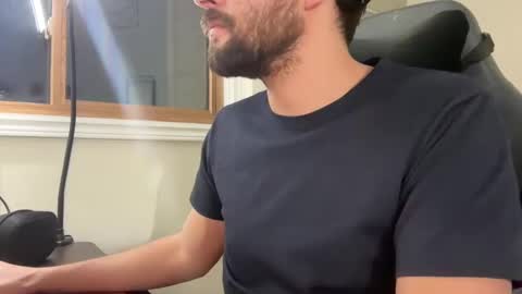 Snapshot of _ur_happy_meal chatting on December 18, 5:15 am DJ online show from December 18, 5:15 am