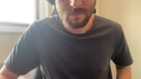 Snapshot of _ur_happy_meal chatting on March 24, 3:06 pm DJ online show from March 24, 3:06 pm