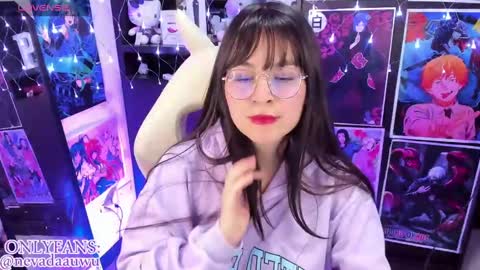 Snapshot of _urcutekitty chatting on January 23, 10:11 pm online show from January 23, 10:11 pm