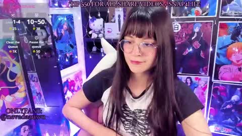 Snapshot of _urcutekitty chatting on January 28, 10:01 pm online show from January 28, 10:01 pm