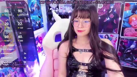 Snapshot of _urcutekitty chatting on January 29, 10:01 pm online show from January 29, 10:01 pm