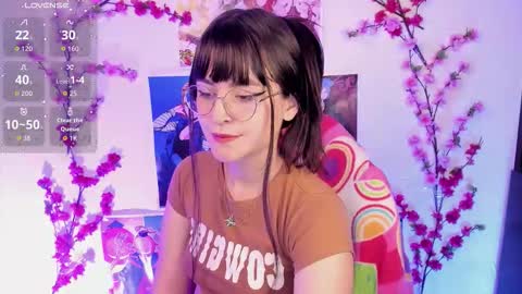 Snapshot of _urcutekitty chatting on October 3, 3:03 am online show from October 3, 3:03 am