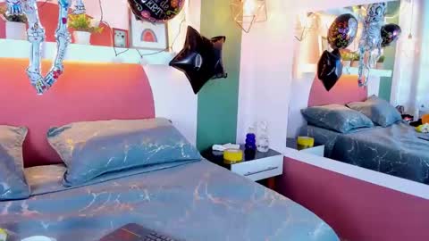 _valeryboobs_ online show from October 24, 1:18 pm