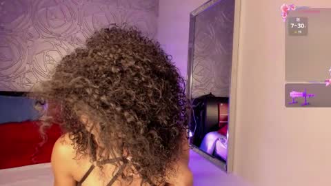 Snapshot of _vennuss_ chatting on November 21, 3:49 am Venus online show from November 21, 3:49 am