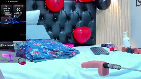Snapshot of _veronica_tits chatting on May 8, 6:19 am Veronica online show from May 8, 6:19 am