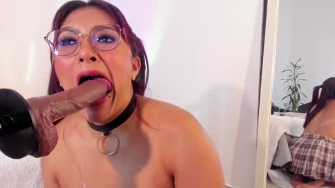 Veronica online show from February 13, 4:07 pm