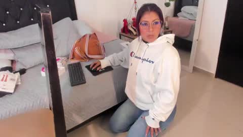 Veronica online show from March 6, 12:19 pm