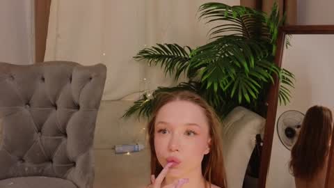 Violet online show from January 19, 11:10 pm