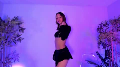 Snapshot of _violeta_owo_ chatting on December 18, 8:26 pm Evelyn online show from December 18, 8:26 pm