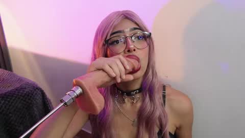   online show from April 21, 1:42 am