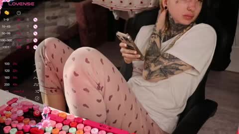 Alis online show from April 23, 2:41 pm