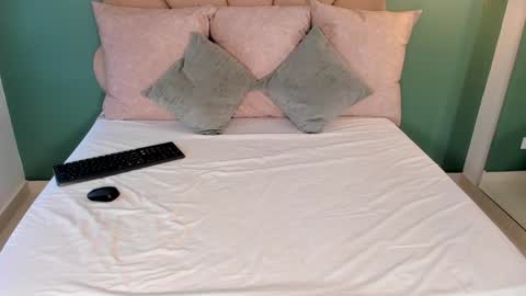 Snapshot of _vix555_ chatting on December 15, 10:26 pm Vix online show from December 15, 10:26 pm