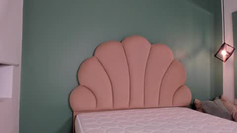 Snapshot of _vix555_ chatting on December 16, 7:37 am Vix online show from December 16, 7:37 am