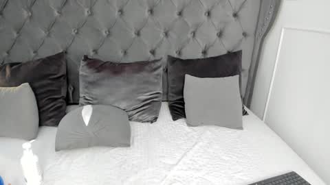 Snapshot of _vix555_ chatting on January 3, 3:33 pm Vix online show from January 3, 3:33 pm