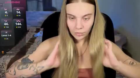 Snapshot of _wednesday_addams_ chatting on October 3, 8:22 am Vera online show from October 3, 8:22 am