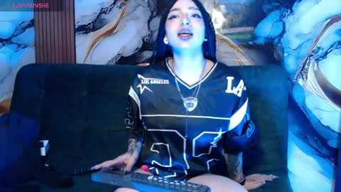 Snapshot of _weird_sativa chatting on April 25, 7:00 am _weird_sativa online show from April 25, 7:00 am