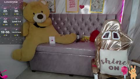  wendy  online show from February 27, 8:09 pm