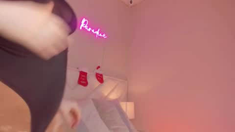 _wendy_x online show from December 18, 11:38 am