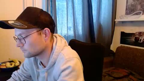 _whoisthatguy_ online show from May 13, 3:09 pm