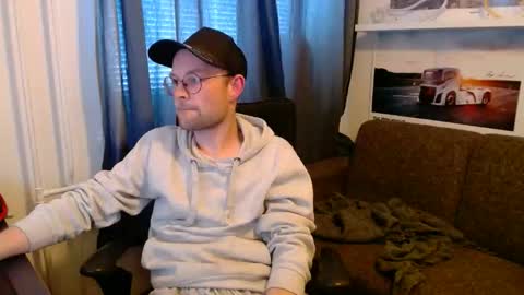 _whoisthatguy_ online show from May 15, 4:58 pm