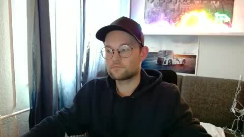 _whoisthatguy_ online show from May 18, 3:07 pm