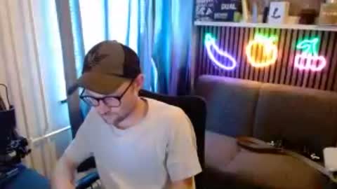 _whoisthatguy_ online show from July 4, 11:27 am