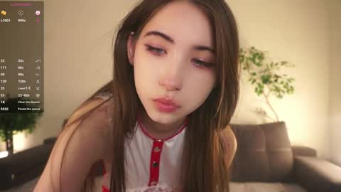 Anna online show from April 18, 7:07 pm