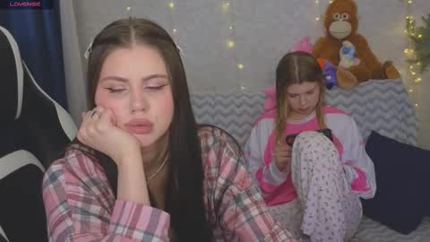 Fiona and Wayne online show from March 1, 5:26 pm