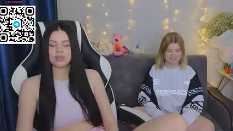 Fiona and Wayne online show from March 5, 4:36 pm