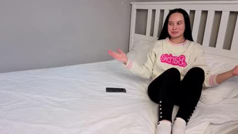 _wild_fox1_ online show from November 7, 8:25 am