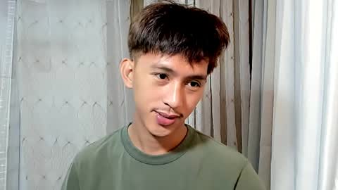 Snapshot of _xxhavefunwithme69_ chatting on April 25, 11:35 am Andrei online show from April 25, 11:35 am