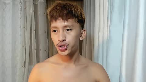 Snapshot of _xxhavefunwithme69_ chatting on May 15, 11:34 pm Andrei online show from May 15, 11:34 pm