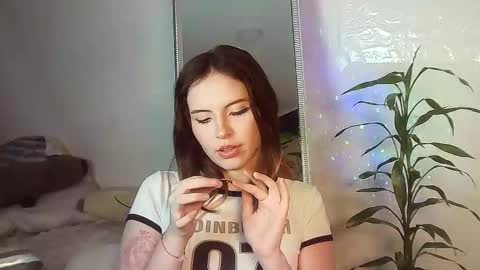 _yourcherrybomb online show from November 17, 2:17 am